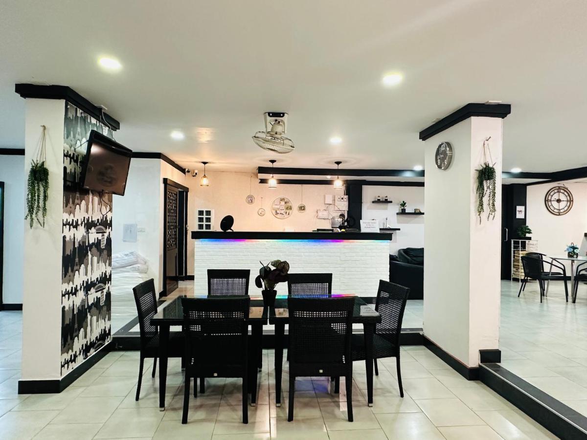 Beachwalk Hotel Patong Luaran gambar
