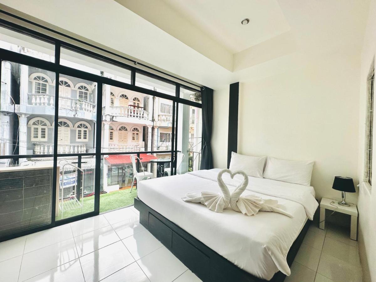 Beachwalk Hotel Patong Luaran gambar