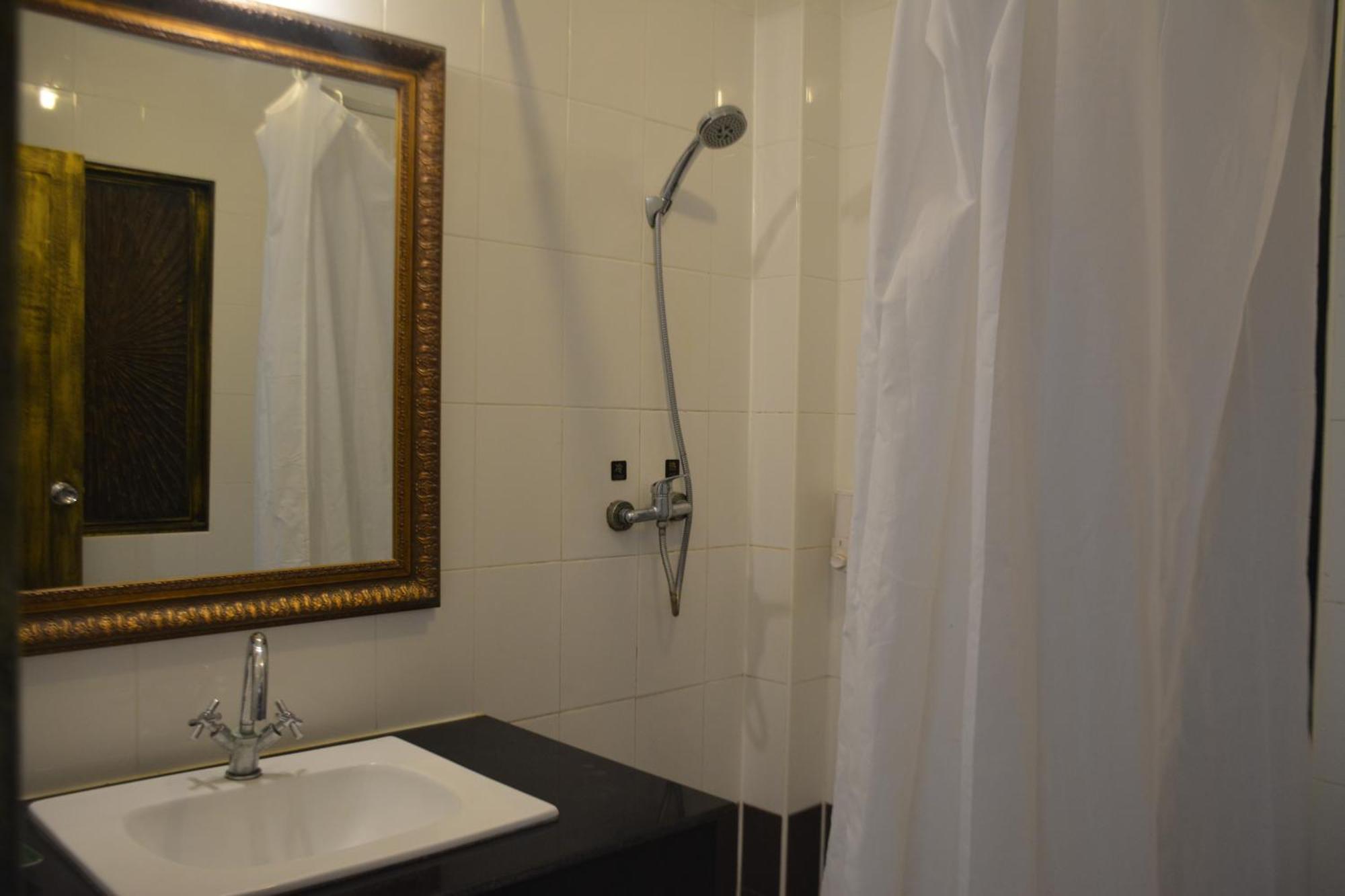 Beachwalk Hotel Patong Luaran gambar
